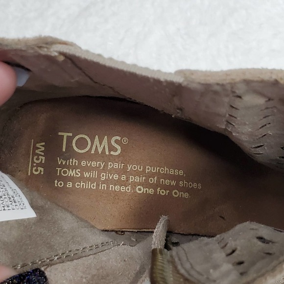 TOMS Majorca Diamond Perforated Suede Peep Toe Booties Desert Taupe Size 5.5 - Picture 3 of 11